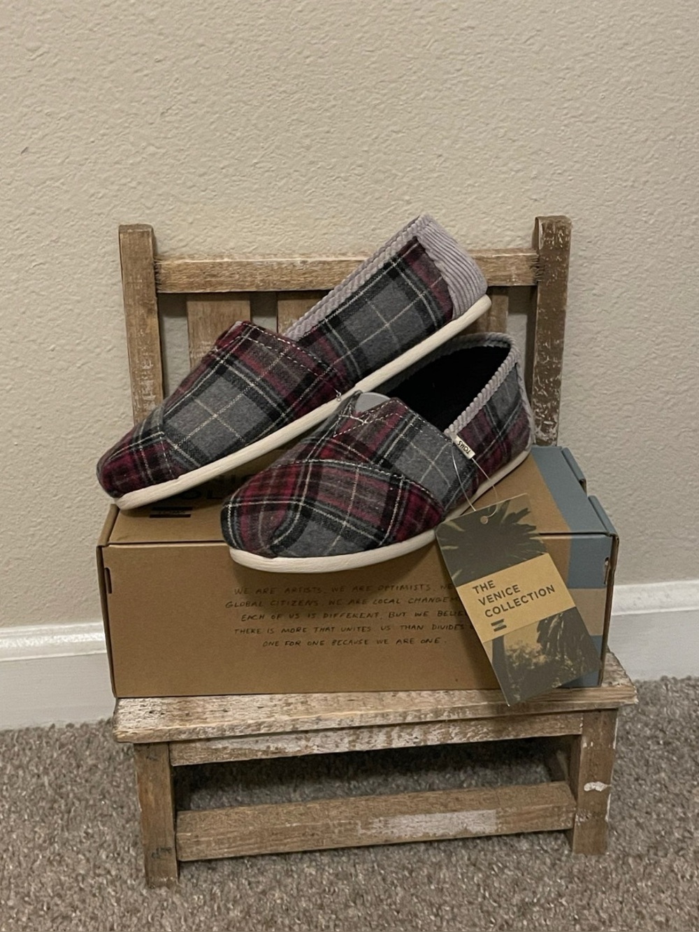 Toms Classic Multi Plaid Back to School Women’s Slip On Shoes Sz 8